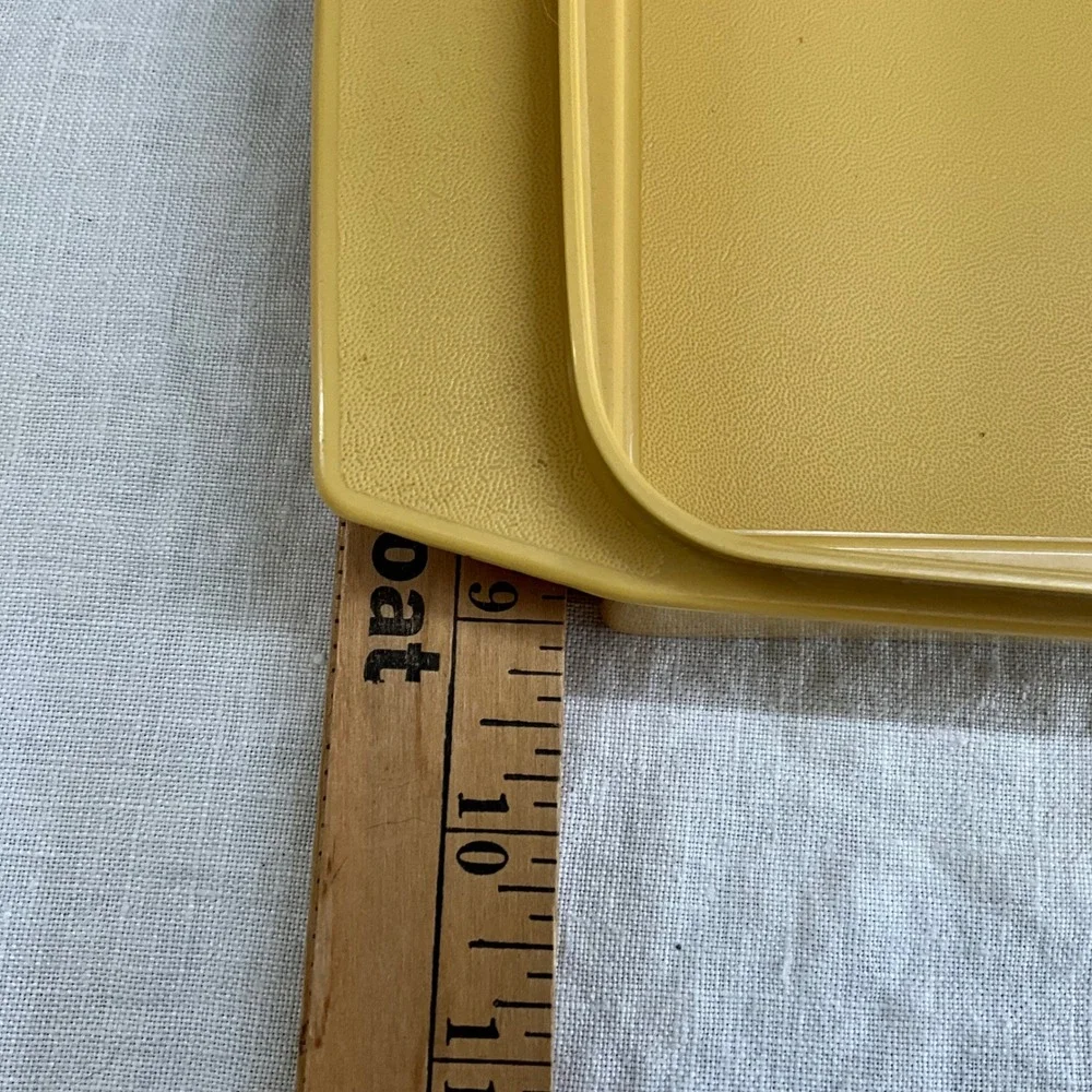 Vintage Tupperware Deviled Egg Carrier 723-2 Harvest Gold 16 Egg Tray with Lid